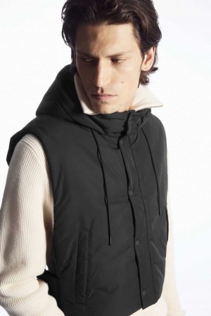 BLACK COS BUCKLED-SIDE PADDED HOODED VEST | TMP-875126