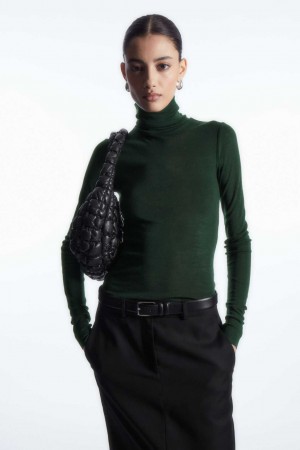 DARK GREEN COS MERINO WOOL TURTLENECK TOP | OKI-081392