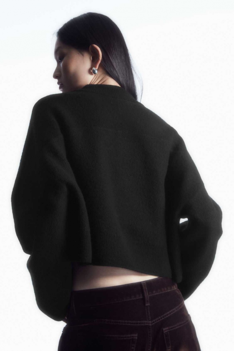 BLACK COS CROPPED V-NECK WOOL SWEATER | IYX-061895