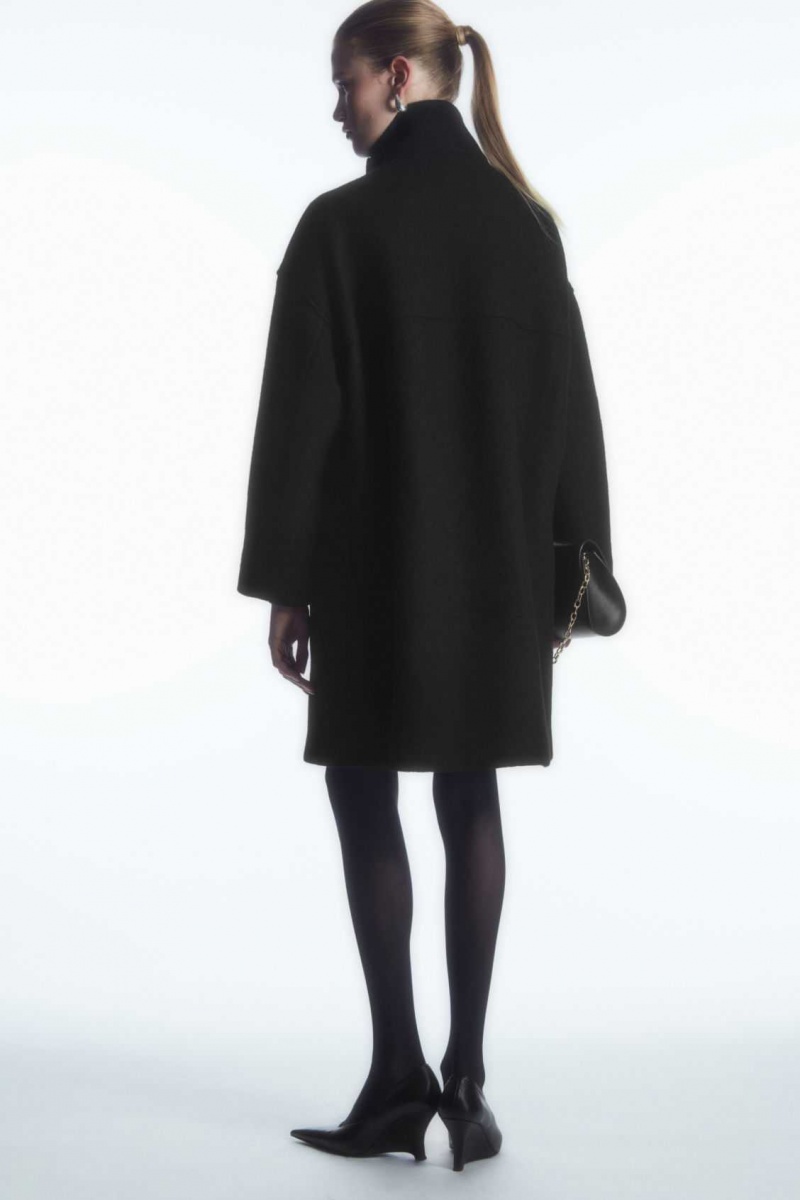 BLACK COS FUNNEL-NECK BOILED-WOOL COAT | DSP-517649