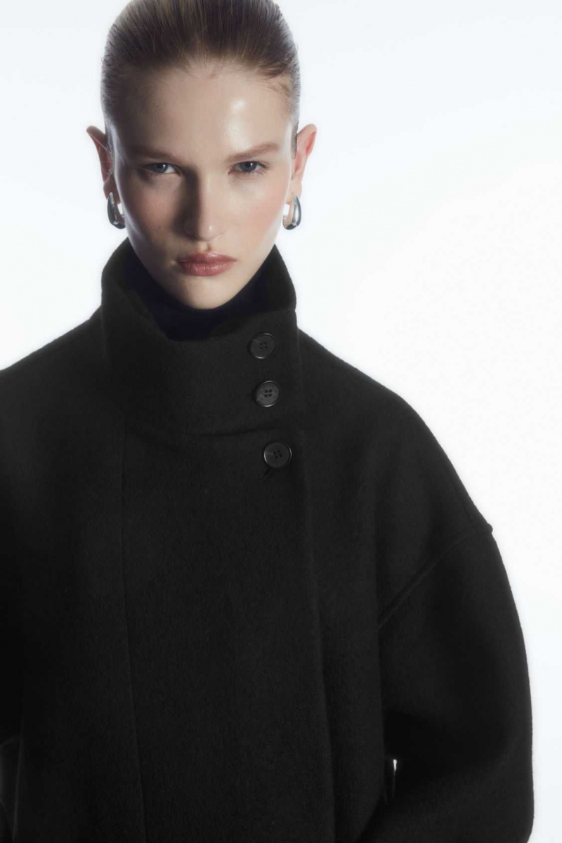 BLACK COS FUNNEL-NECK BOILED-WOOL COAT | DSP-517649