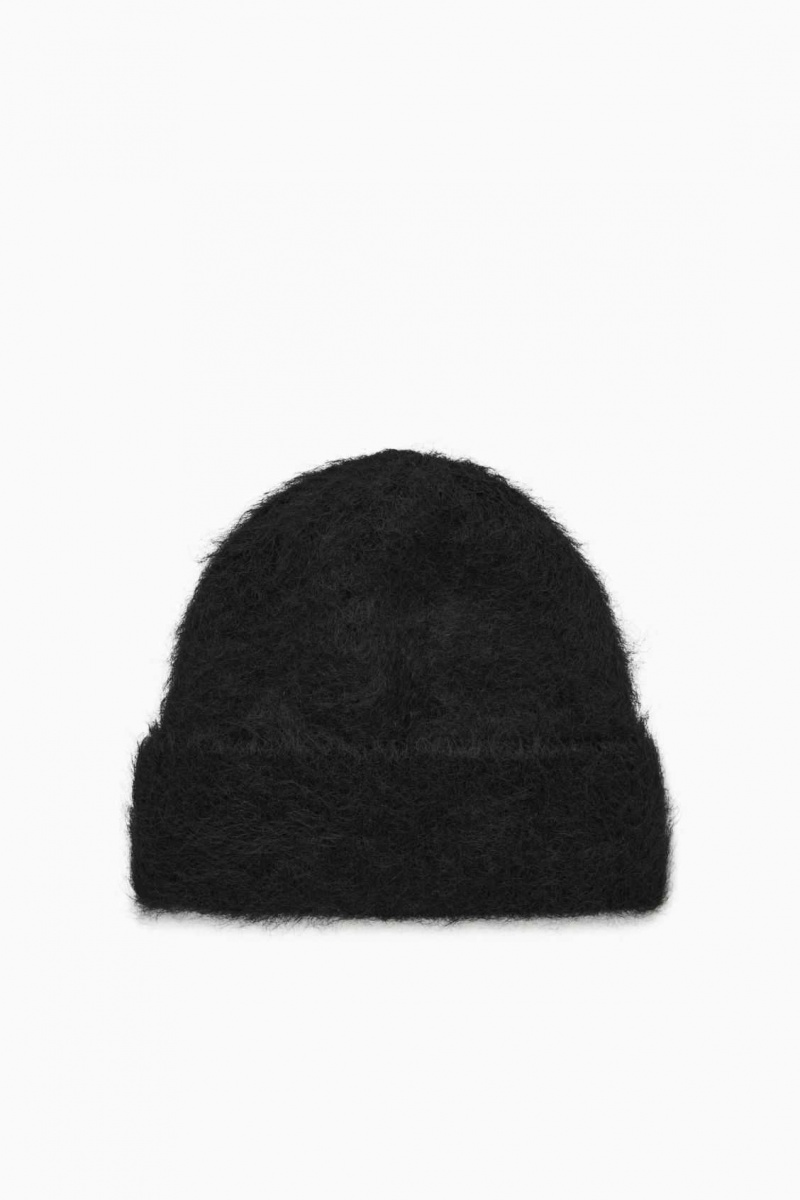 BLACK COS RIBBED MOHAIR BEANIE | KEU-420135