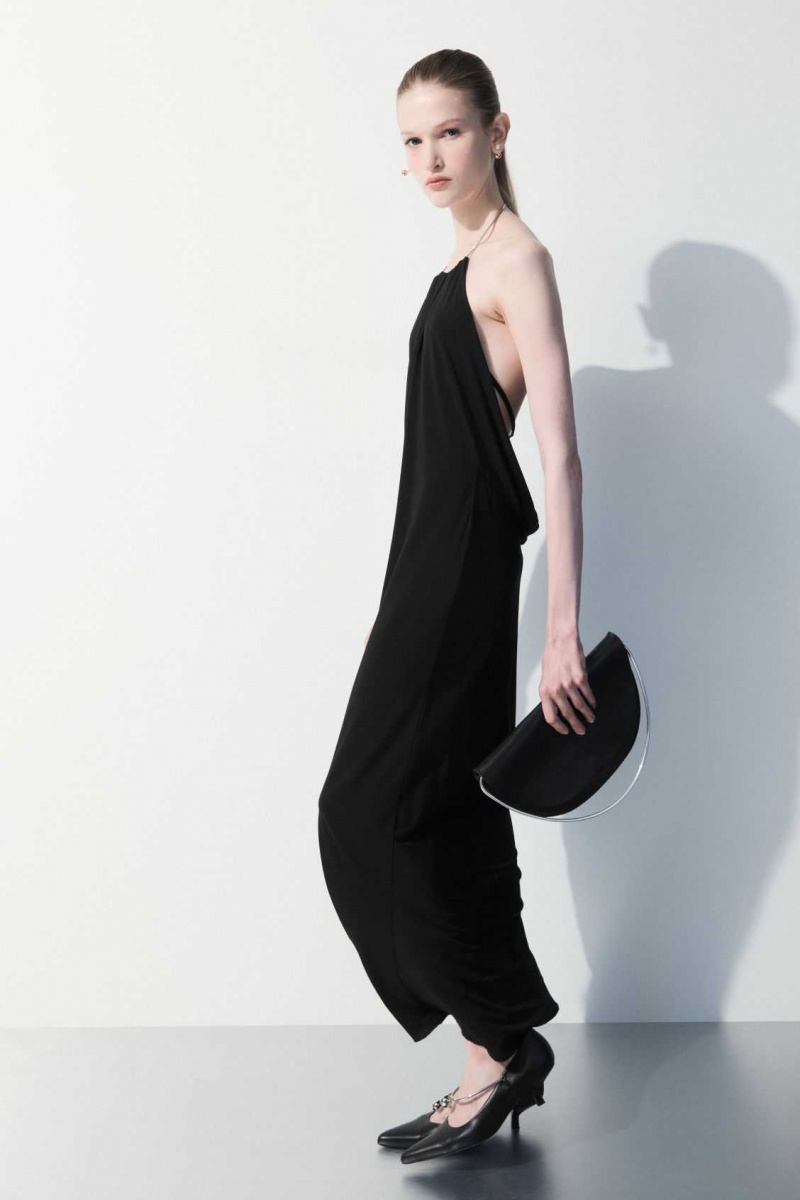 BLACK COS THE OPEN-BACK NECKLACE DRESS | OZM-049261