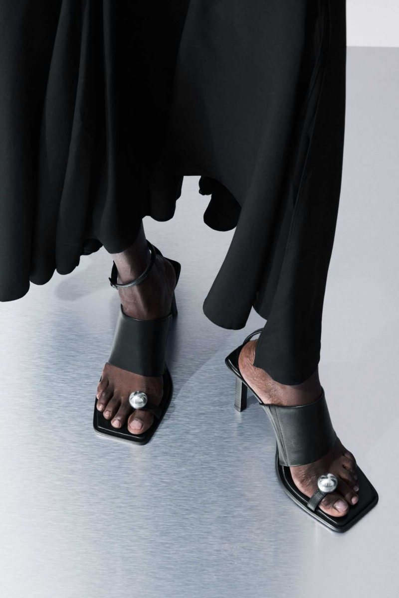 BLACK COS THE SPHERE HEELED SANDALS | GQV-815973