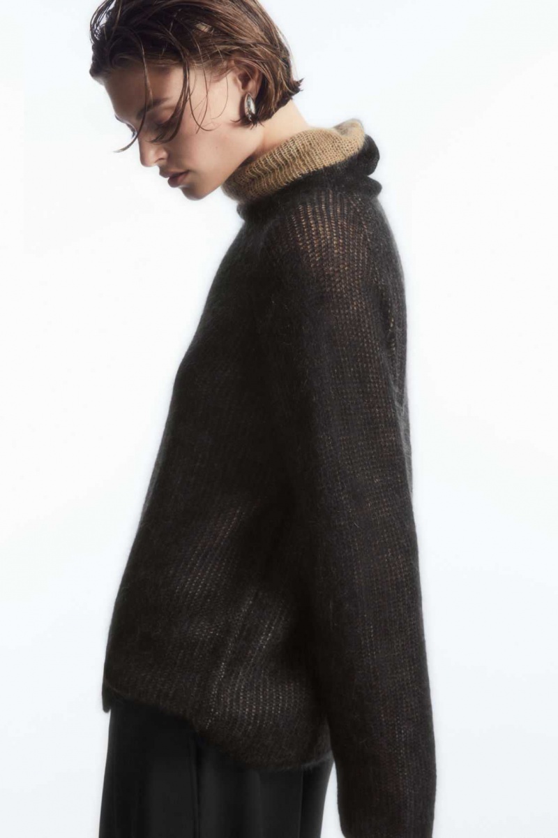 BLACK / CAMEL COS TWO-TONE MOHAIR TURTLENECK SWEATER | WLC-079321