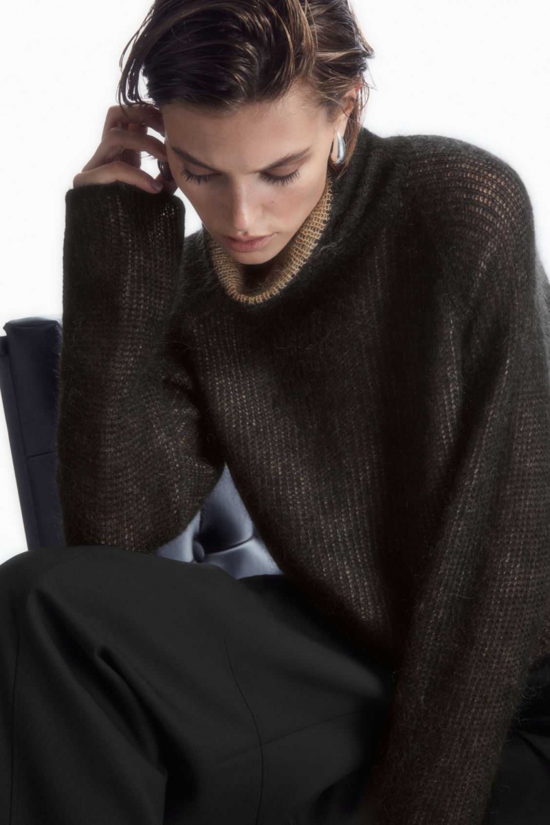 BLACK / CAMEL COS TWO-TONE MOHAIR TURTLENECK SWEATER | WLC-079321