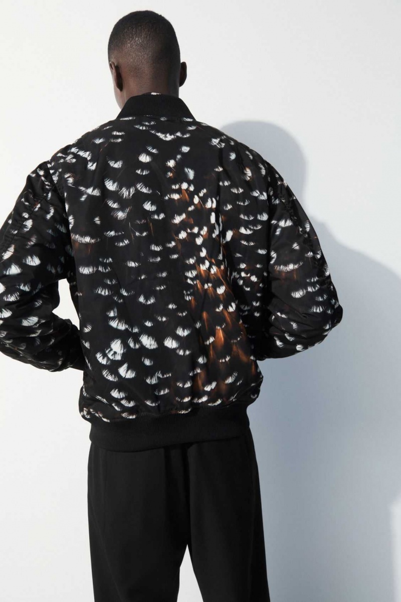 BLACK / FEATHER PRINT COS THE FEATHER-PRINT BOMBER JACKET | ISW-972358