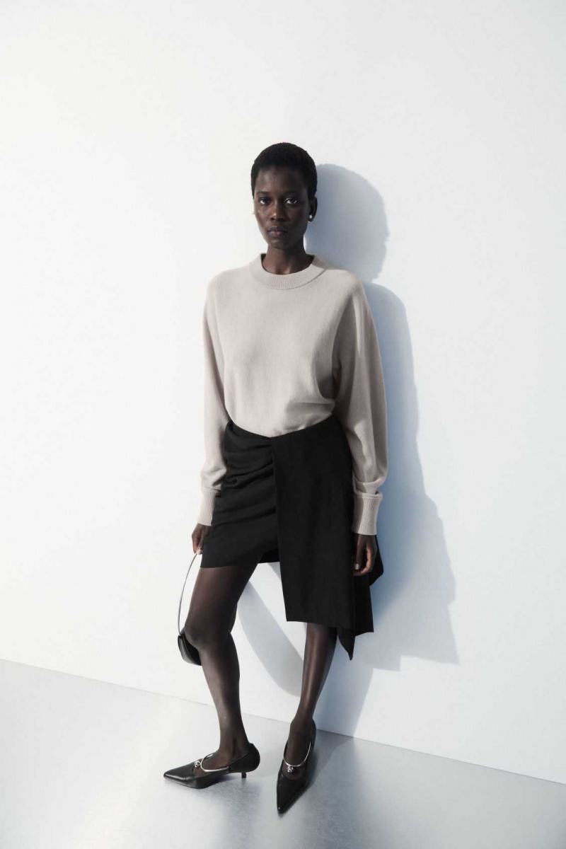 CHALK BEIGE COS THE ESSENTIAL CASHMERE SWEATER | JXG-480953