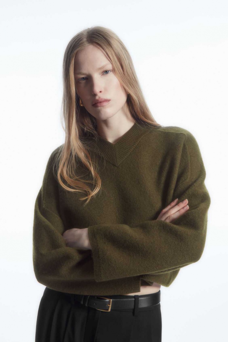 DARK GREEN COS CROPPED V-NECK WOOL SWEATER | VAH-613792